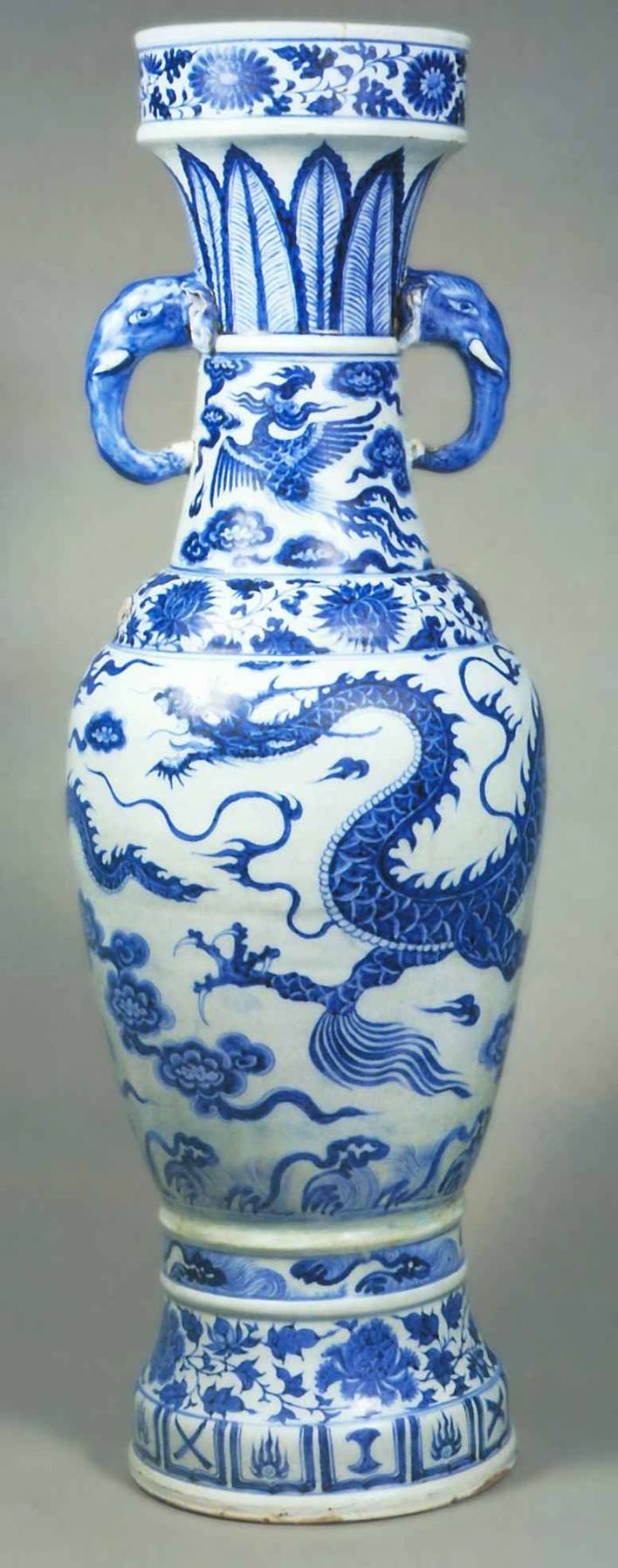 Китайский фарфор. Храмовая ваза